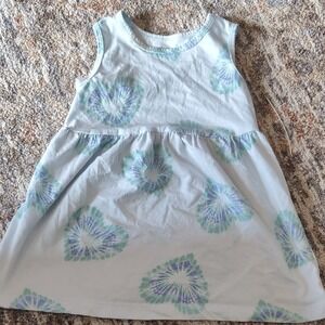 Sleeveless Dress with Heart Pattern